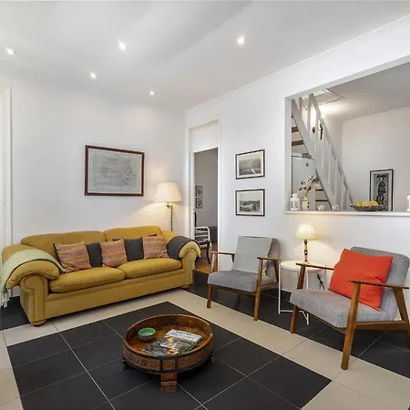 Whome Amazing House In Carcavelos Historical Center W/ Private Patio & Bbq Carcavelos (Lisbon)