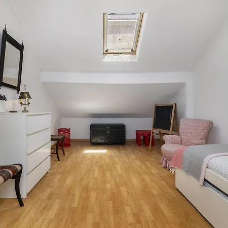 Feriehus Whome Amazing House In Carcavelos Historical Center W/ Private Patio & Bbq *