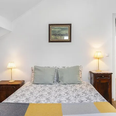 Whome Amazing House In Carcavelos Historical Center W/ Private Patio & Bbq