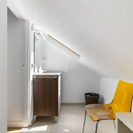 Whome Amazing House In Carcavelos Historical Center W/ Private Patio & Bbq
